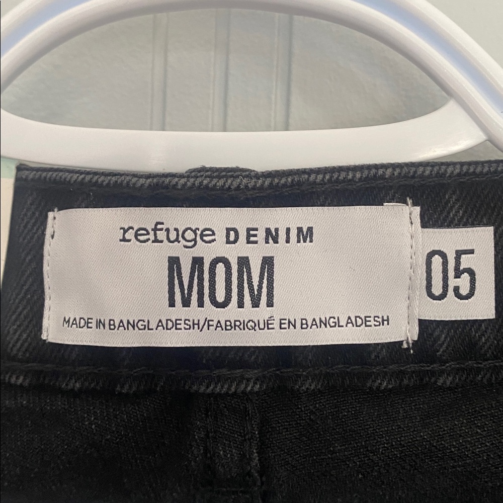 Refuge High Rise Black Jeans - Picture 2 of 4
